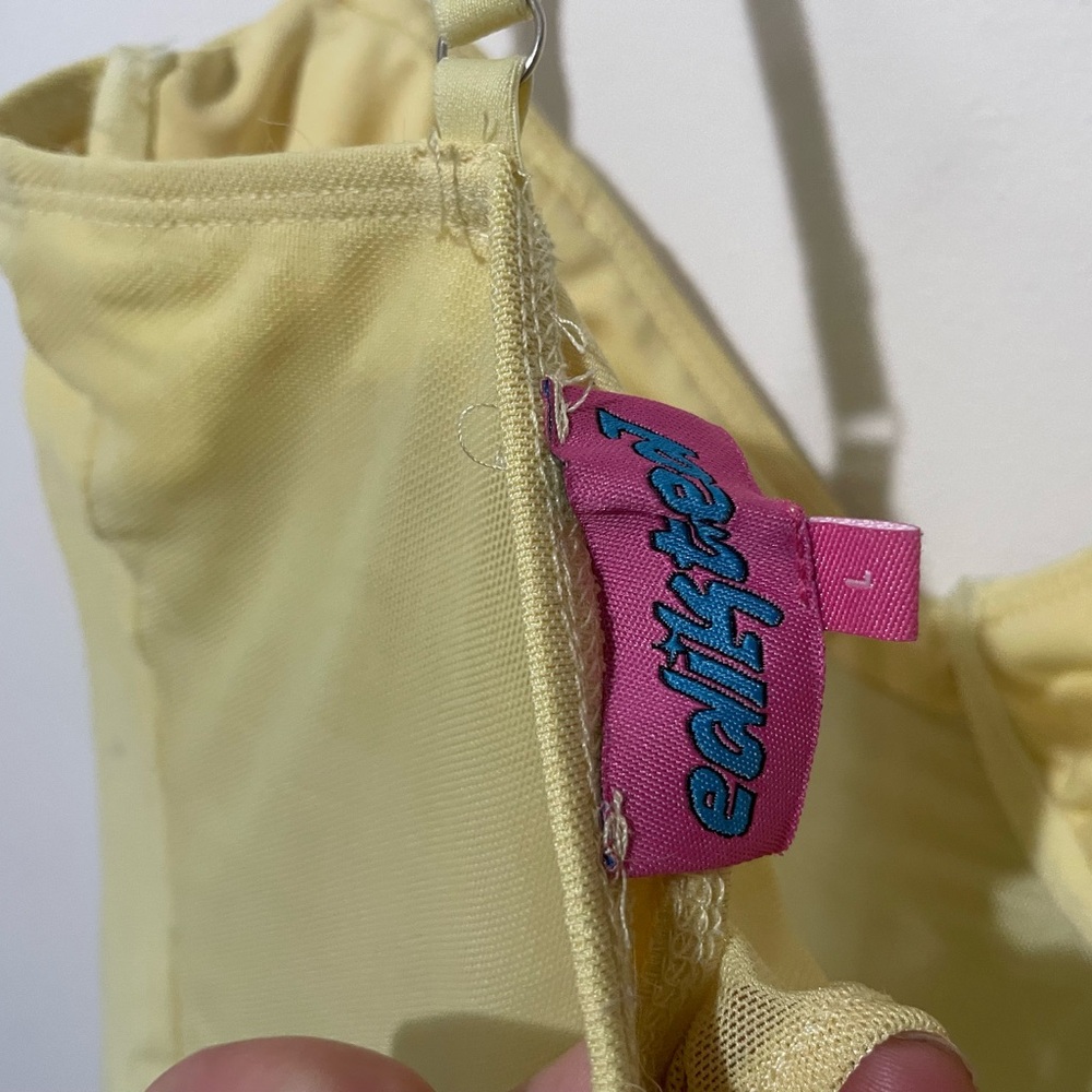 Edikted Women’s Yellow Top - Picture 3 of 3